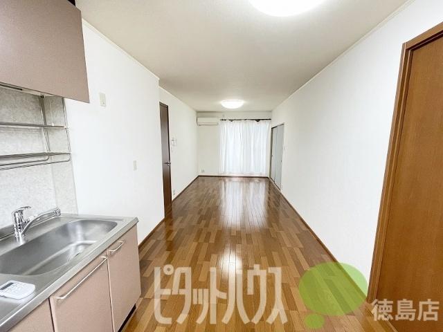 レトア三軒屋 リビング
