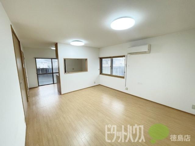 阿南市羽ノ浦町宮倉アパート リビング