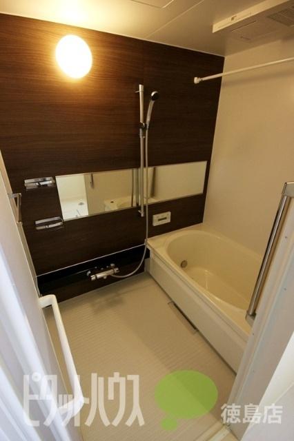 徳島市八万町一戸建 バス／シャワー