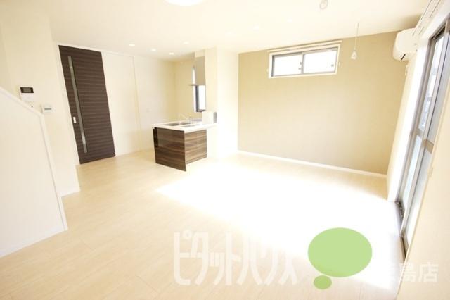 徳島市八万町一戸建 リビング