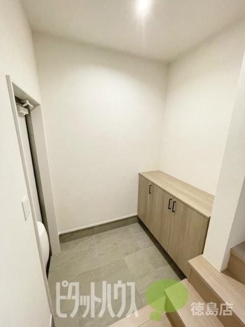 徳島市八万町アパート 玄関