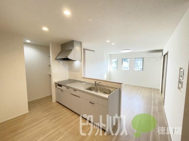 徳島市八万町アパート リビング