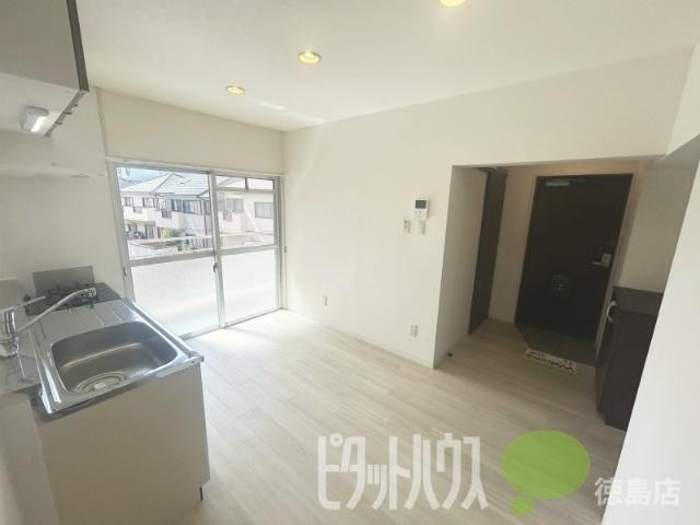 第12浜の前マンション リビング