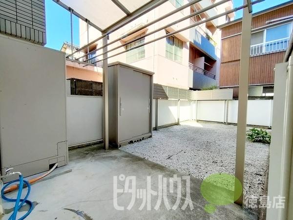 オレス幟町（1） 庭