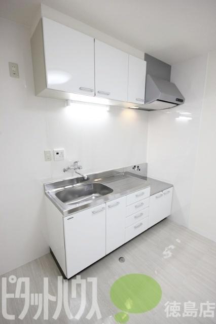 徳島市昭和町マンション キッチン