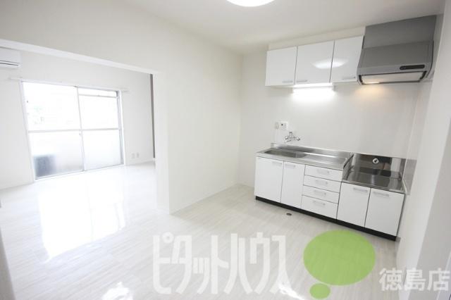 徳島市昭和町マンション リビング