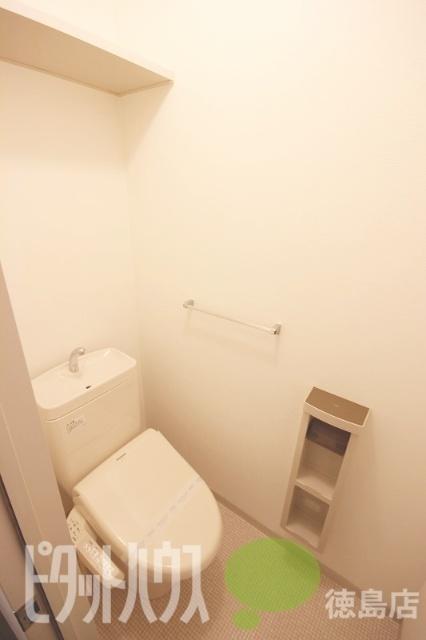 徳島市西新浜町アパート トイレ