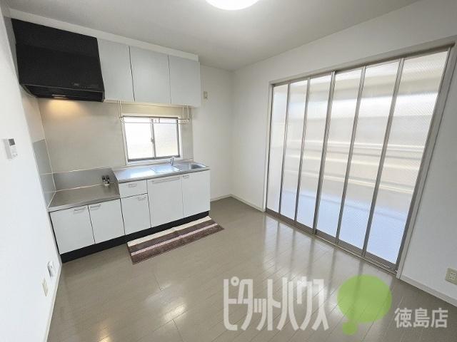 徳島市西新浜町アパート リビング