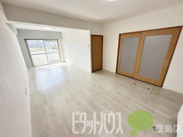 徳島市昭和町マンション リビング