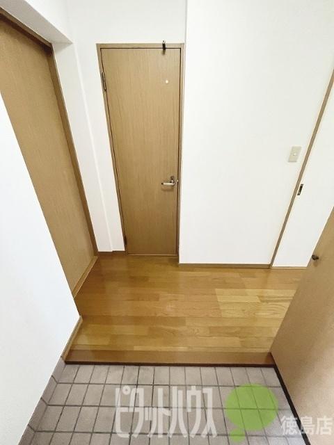 徳島市昭和町マンション 玄関