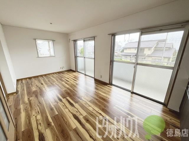 徳島市昭和町マンション リビング