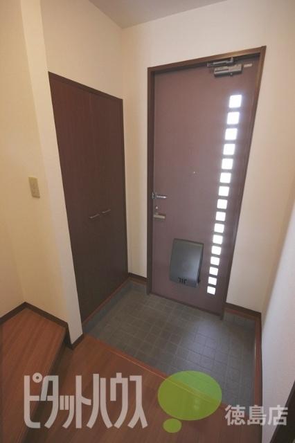 徳島市西新浜町アパート 玄関