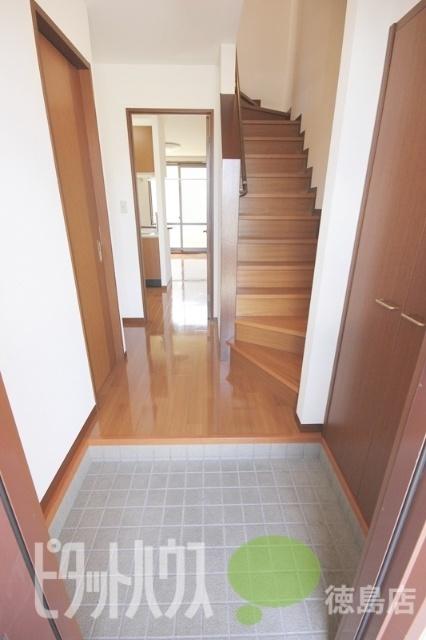 徳島市西新浜町アパート 玄関