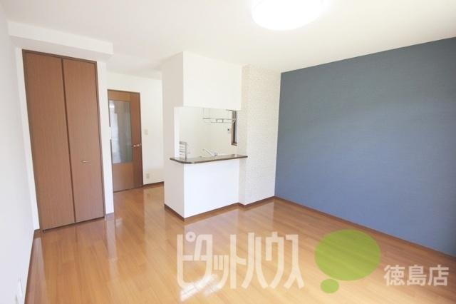 徳島市西新浜町アパート 部屋画像