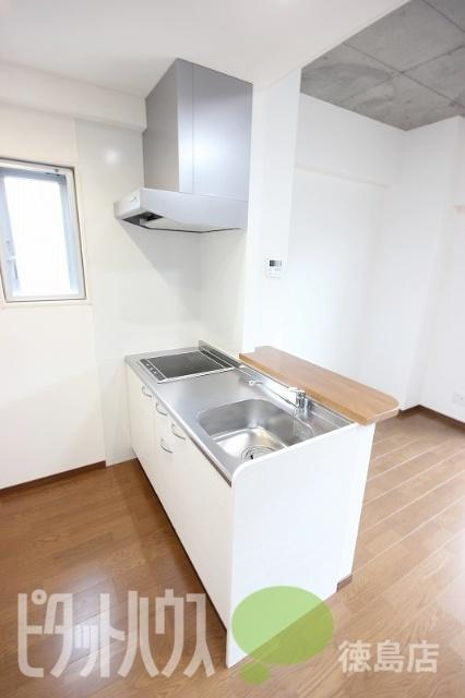 徳島市西船場町マンション キッチン