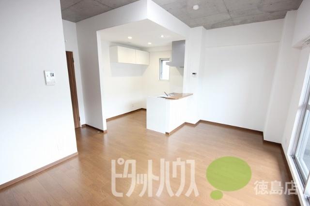 徳島市西船場町マンション リビング