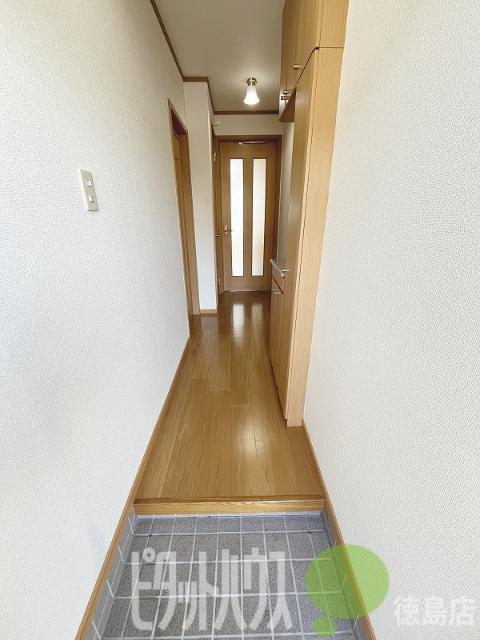 小松島市日開野町アパート 玄関