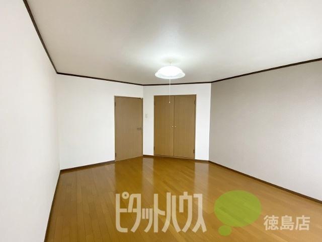 徳島市大原町アパート リビング