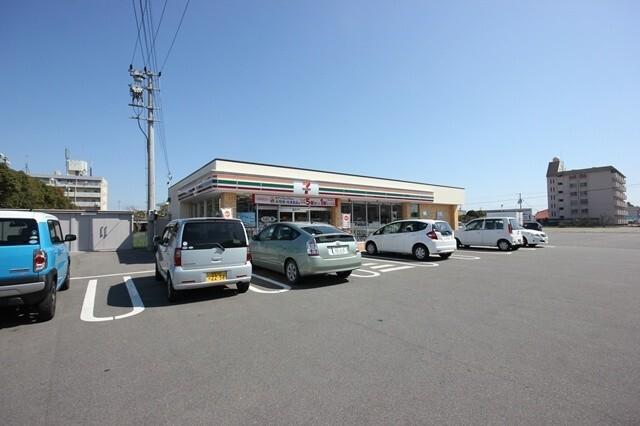 セブンイレブン徳島金沢1丁目店：295m