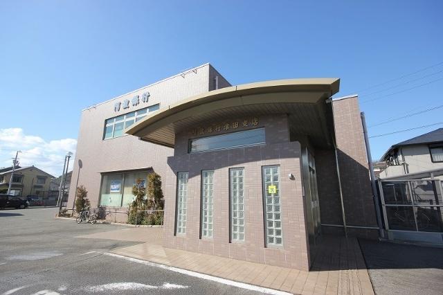 阿波銀行津田支店：499m