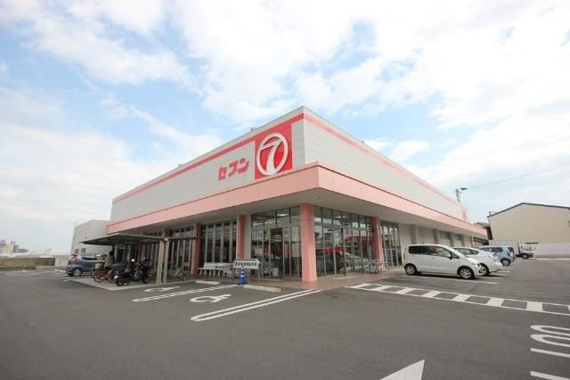 セブン津田店：735m