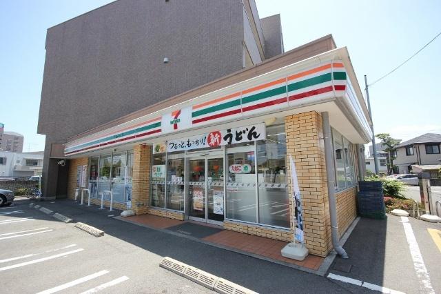 セブンイレブン徳島中常三島店：839m