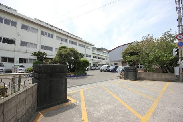 徳島市立八万小学校：679m