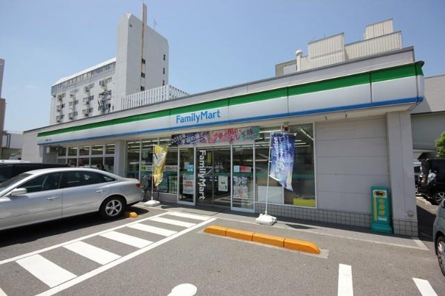 ファミリーマート富田橋一丁目店：648m