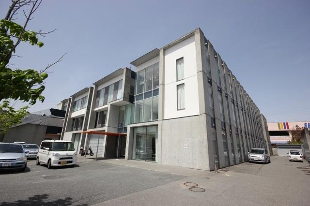 医療法人若葉会近藤内科病院：1462m
