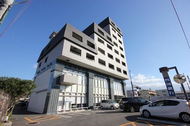 四国銀行徳島中央支店：1617m