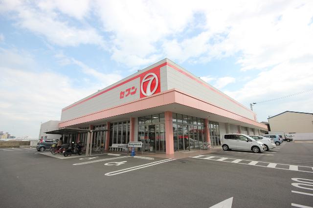 セブン津田店：855m