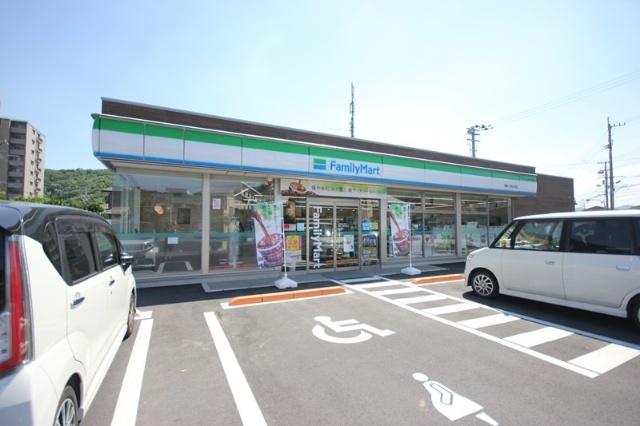ファミリーマート徳島八万町大坪店：946m