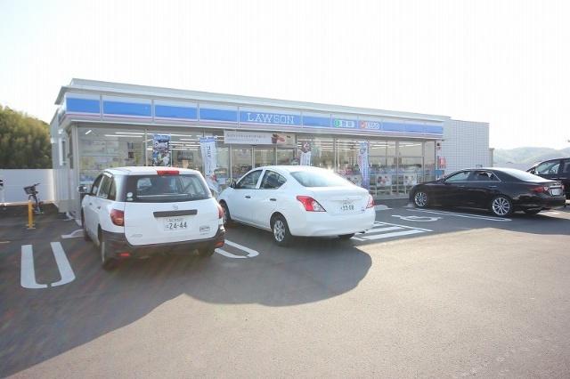ローソン小松島大林店：711m