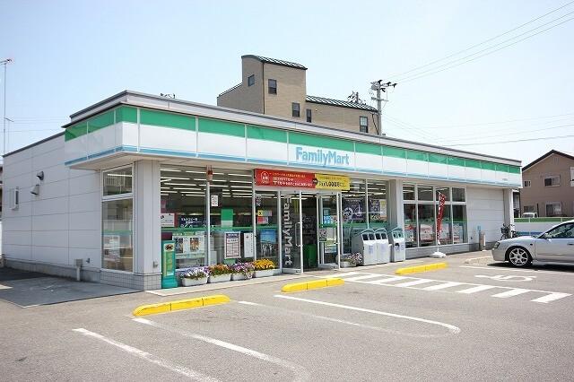 ファミリーマート小松島横須店：735m
