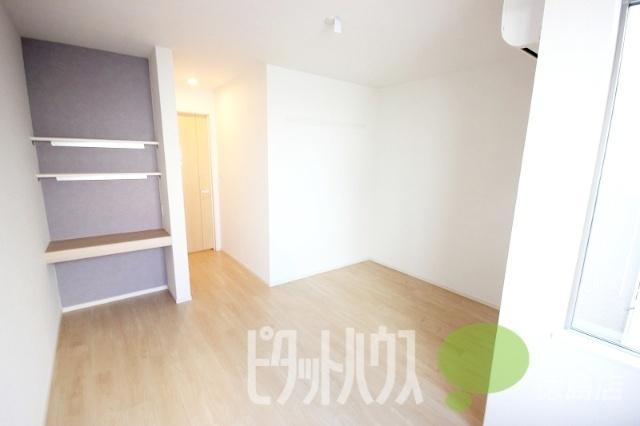 コロレ　西新町（102） 室内