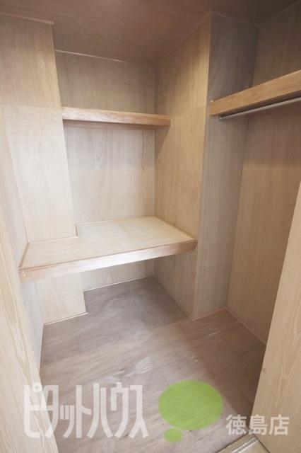ロイヤル雑賀（101） 収納