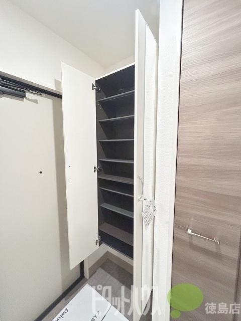 クレスト八万（103） 玄関