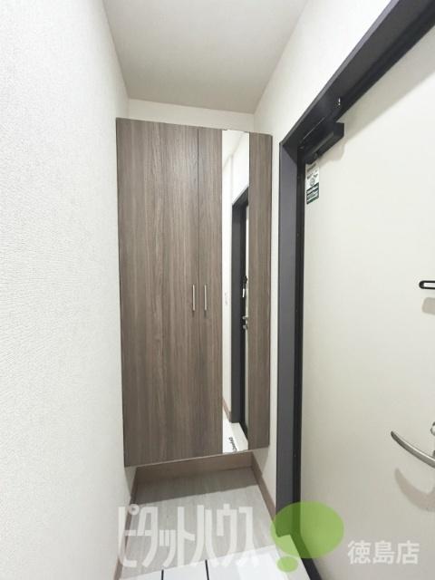 エグレットテラスⅡ（103） 玄関