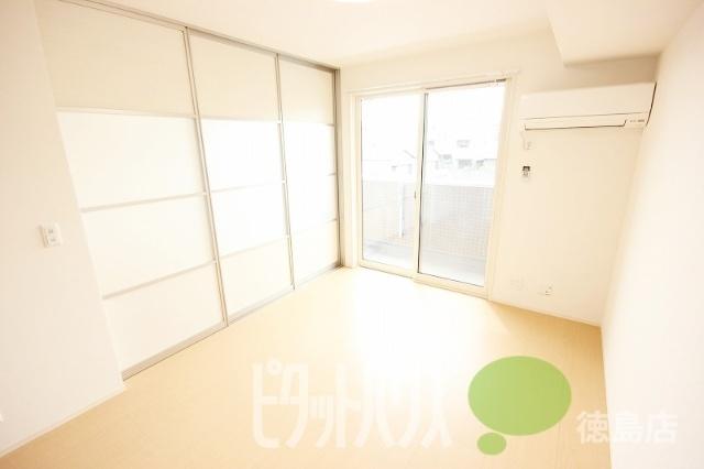 浜の前マンション１３号棟（103） リビング