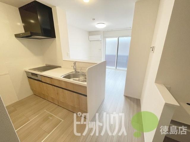 サンセール問屋町（105） リビング