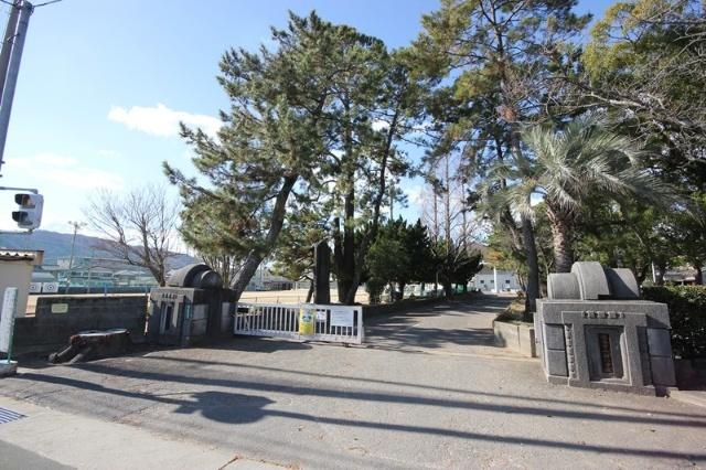 徳島市立千松小学校：1411m