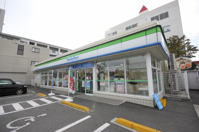 ファミリーマート徳島山城西店：1640m