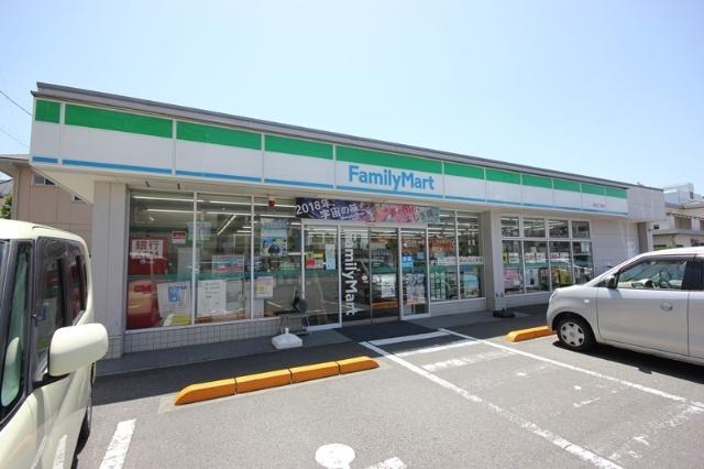ファミリーマート住吉三丁目店：719m