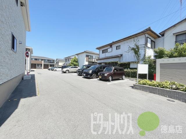 クレシェンド　ラブ　Ⅲ（202） 駐車場
