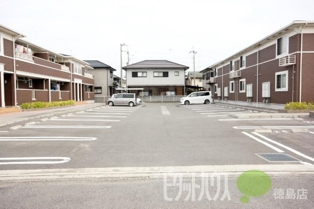 サニースクエアＡ（102） 駐車場