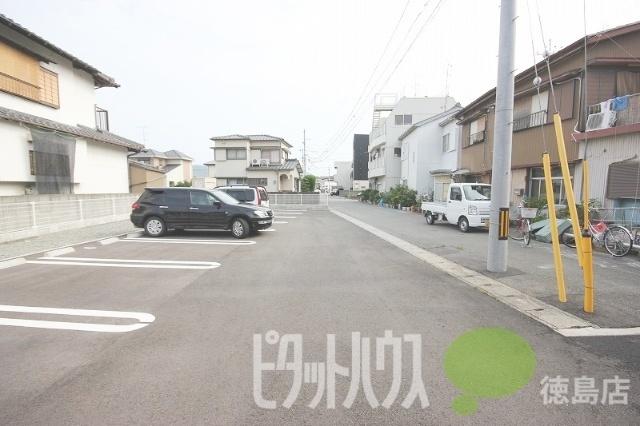 コーポ・ソレイユ（103） 駐車場