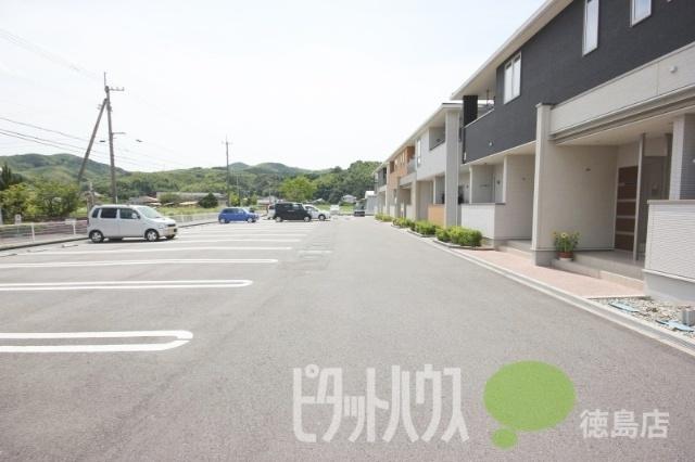 クレセント　Ⅰ（101） 駐車場