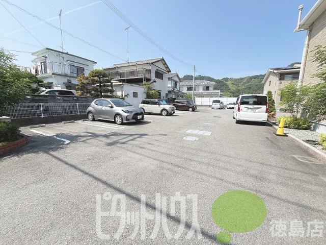 ライオンハートＢ（102） 駐車場