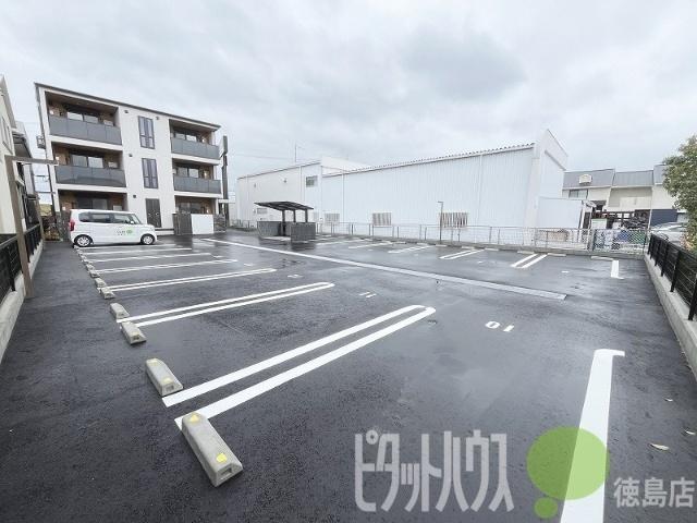 エグレットテラス（301） 駐車場