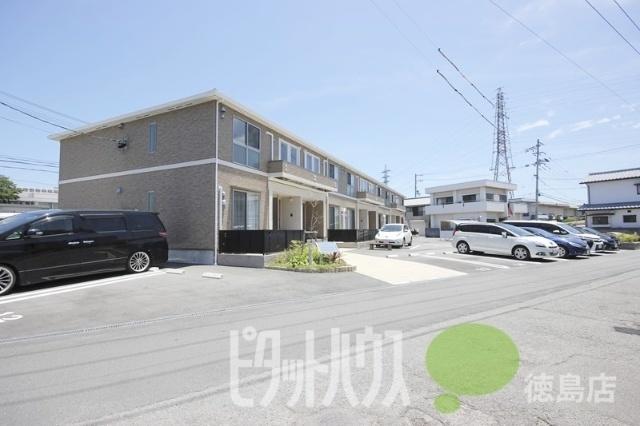 サニーコート 駐車場